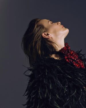 Sarah Paulson Instagram - A few more 📸 from @HarpersBazaarUS 💚