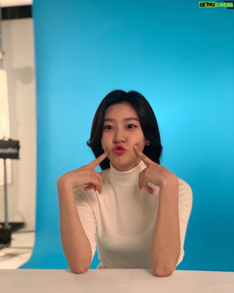 Kim Sae-ron Instagram - 😗💙