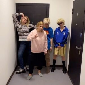 Marina Fedunkiv Instagram - Когда с подругами собрались к бывшим за алиментами...

🙎‍♀️ мои девчули в инсте 👇🏻

@lovemurmur 
@kroshka_duda 
@potapuwkina 

#федункив #маринафедункив #скетч #вайн #камеди #вопросик #подруга #ржака #прикол #бывший #алименты #пожилойблоггер #советскаяльвица