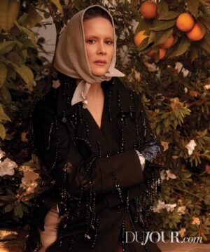 Sarah Paulson Instagram - No eyebrows but make it fashion. 
Thank you to everyone @dujourmedia for a wild day, WAY outside my comfort zone. (Eyebrows courtesy of Linda Tripp) 

Photography: @maxabadian
Words: @natashawolff
Stylist: @karlawelchstylist
Hair: @hairbyadir
Makeup: @adambreuchaud
Creative Director: @alexanderwolf @kristiestreicher