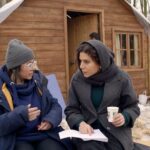 Sahar Dolatshahi Instagram - .
رونمایی از اولین تصاویر پشت صحنه از فیلم «خط فرضی»
.
فیلم سینمایی «خط فرضی» به نویسندگی و کارگردانی فرنوش صمدی و تهیه‌کنندگی علی مصفا از جمله فیلم‌های کنجاوی برانگیز جشنواره فجر امسال است که در این چند روز توانسته نظر مخاطبان را به خود جلب کند
.
بازیگران: سحر دولتشاهی، پژمان جمشیدی، حسن پورشیرازی، آزیتا حاجیان، امیررضا رنجبران، صدف عسگری، محمد حیدری و بازیگر خردسال: آیلین جاهد
.
ویدئو: محمود پری @mahmoodpari
موسیقی: پیمان یزدانیان