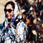 Niki Karimi Instagram - امروز تصميم گرفتم كه ديگر در كنفرانس ها حاضر نشوم ، به دردم نمي خورد. تماشاى فيلم ها هم برايم كافى است . دلم مى خواهد فيلم بسازم . هر چه به خودم نزديك تر و واقعى تر بهتر ، به خدا قصه خودم ماه خواهد شد
از نامه هاى 
فروغ فرخزاد به ابراهيم گلستان
@omidsalehi.pix
عكس از من در حال فكر به پلان ها از اميد صالحى عزيز در پشت صحنه اتاباى
