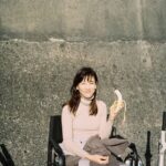 Asami Mizukawa Instagram – 現場がある時の朝ごはんはだいたいみかんとバナナ。　
通称ゴリラセットといいます🍊🍌

#ナイルパーチの女子会
#フィルムで撮った現場写真