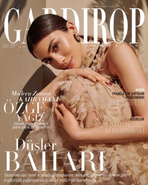 Özge Yağız Instagram - Bahar gibi gelen müthiş ekip🥰 
@gardiropmagazin Mart!💘

Genel Yayın Yönetmeni: @gulay_ozdemir 
Fotoğraflar: @serhathayri
Videografi: @onur.sahinogluu
Moda Direktörü: @caglakucukdereli 
Styling: @giodevdariani
Saç: @mutluahmet.sinan
Makyaj: @selen_karabulut 
Prodüksiyon: @mine.gunduz
Mekan: @cubuklu29 

Turkcell Dergilik, dMags, Dijital Basın ve Magzter’den indirebilir, seçili metinleri sesli dinleyebilirsiniz.