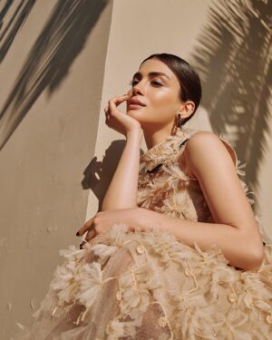 Özge Yağız Instagram - Bahar gibi gelen müthiş ekip🥰 
@gardiropmagazin Mart!💘

Genel Yayın Yönetmeni: @gulay_ozdemir 
Fotoğraflar: @serhathayri
Videografi: @onur.sahinogluu
Moda Direktörü: @caglakucukdereli 
Styling: @giodevdariani
Saç: @mutluahmet.sinan
Makyaj: @selen_karabulut 
Prodüksiyon: @mine.gunduz
Mekan: @cubuklu29 

Turkcell Dergilik, dMags, Dijital Basın ve Magzter’den indirebilir, seçili metinleri sesli dinleyebilirsiniz.