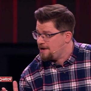 Marina Fedunkiv Instagram - С днём рождения любимый @garikkharlamov 
Пусть у тебя будет побольше людей, с которыми складывается такое же взаимопонимание, как у нас с тобой в номере «Настольные игры» 🙌🏻😂

#харламов #гарикхарламов #федункив #маринафедункив #деньрождения #камеди #настольныеигры #прикол #ржака