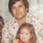 Elham Hamidi Instagram - پدر عاشقانه ترين واژه دنيا ، پدر عزيزم مي پرستمت و عاشقانه دوست دارم ، اين روز عزيز و به همه پدران مهربون تبريك مي گم و از خدا مي خوام همه باباهامون در پناه مولا  علي باشند