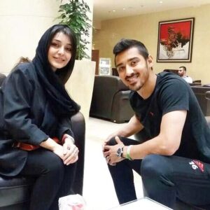 Sare Bayat Instagram - .
اينم از خوشحاليه الان ما براى برد تيم ملى كشور عزيزمون.مبارك باشه🌹
.
#ساره_بیات #رضا_قوچان_نژاد 
#sareh_bayat #sarehbayat #rezaghoochannejhad