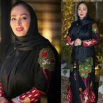 Elham Hamidi Instagram - فكر كنم عده اي بيكار در فضاي مجازي و حتي در فضاي حقيقي هستند تا عده اي را به حاشيه ببرند هر چي بيشتر تلاش مي كنم وارد بازي آنها نشوم بعضا نميشود  من در ايام انتخابات ناجوانمردانه وارد حاشيه سازي آن گروه بي اخلاق و بي فرهنگي شدم كه آگاهانه يا نا آگاهانه آرامش ، اعتماد و آسايشم را به نوعي تحت تاثير قرار دادند در گفتگويي اخيرا باز آن عده را كه با آبرو و اعتبار من و برخي همكارانم بازي مي كنند را محكوم كرده و بي فرهنگ قلمداد كردم  كه بعيد است مردم فرهيخته و هوشيار  با اينگونه افراد بي اخلاق موافق باشند؟ آنها مثل تماشاگر نما ها. در ورزش هستند ، به هر حال باز در اين شب عزيز از همه مردمي كه در طول  اين دوران و عمر هنريم من و كارهايم را حمايت كرده اند و محبت خودشونو از من دريغ نكرده ام تشكر و قدر شناسي مي كنم  و از ابراز لطف هاشون چه بصورت مستقيم و چه در پاسخ  به كامنت هاي آن عده كم بي فرهنگ منو تنها نمي گذارند ممنونم