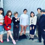 Asami Mizukawa Instagram - 全裸監督シーズン2の配信が始まりましたね▼←(ブリーフね)
わたくしもカメオ出演という事で少し参加させてもらいました。光栄です🙏

写真は何枚撮っても微動だにしない村西パイセンと、冨手ちゃんのピッと伸びた綺麗な右足に注目してほしい。
何枚かめくれば時生が出没するよ。
#全裸監督2