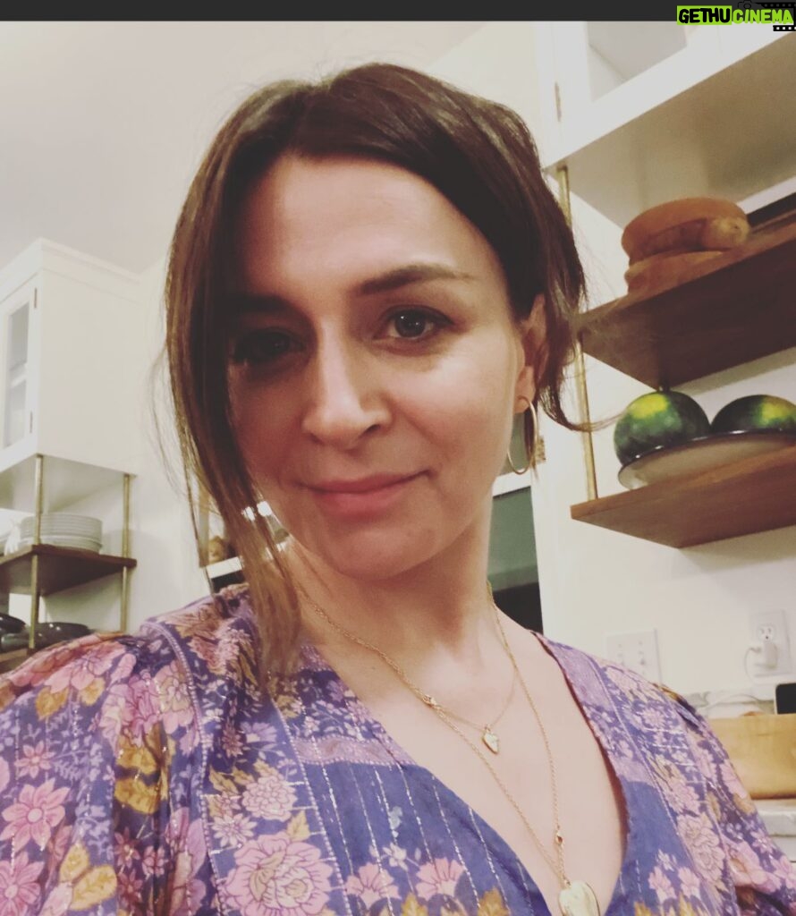 Caterina Scorsone Instagram - Haven’t posted in a minute. Here’s a quiet selfie in the kitchen. Luna’s been fed and is purring on the couch. Kitchen is clean. Everything is done. Everyone is safe and taken care of. I’m still on hiatus. And after I post this I am going to read a book made of paper and ink. I have a cup of tulsi tea and a candle that smells like a campfire. I can hear an owl outside. This is exquisite pleasure.