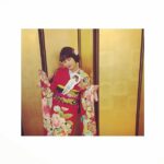 Suzu Hirose Instagram - 今日も伊藤先生はここに🤓

サプライズで生田さんと原宿の竹下通りを歩きました。
やまとさんの素敵なお着物で。不思議な気持ちになったイベント…笑。少しなんか照れたんですけど…！笑
さてさて、公開まであと4日となりました。
あーーーもうすぐじゃーーん。どきどきするよぉ。
あと少し。お楽しみに。