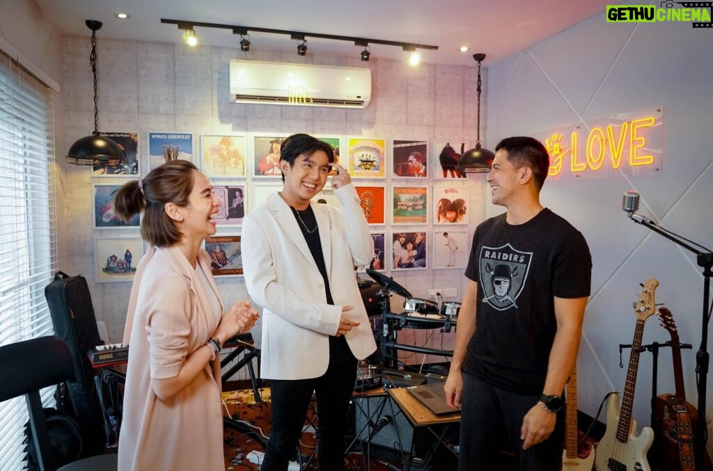 Jennylyn Mercado Instagram - @zack.tabudlo in da house! Join our jamming sesh when you catch our latest collab in CoLove tonight at 8pm. Find the link in my bio at magkita-kita tayo mamaya!😊
