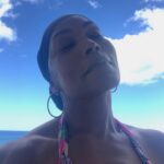 Angela Bassett Instagram - Hey Everybody, you good? Just out here being thankful for my many birthday greetings, blessings & an abundance of LOVE!❤️❤️❤️