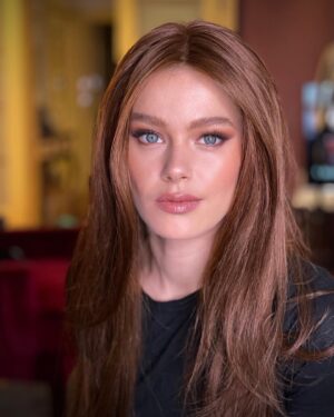 Burcu Biricik Instagram - Curcu’nun ellimsi tonu 🤓🕺 
@emotionturkiye 🍀💚☺️