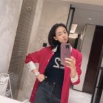 Victoria Song Instagram - 12周年快乐😘
12주년 추카추카🥳 
Happy 12th anniversary❤️
