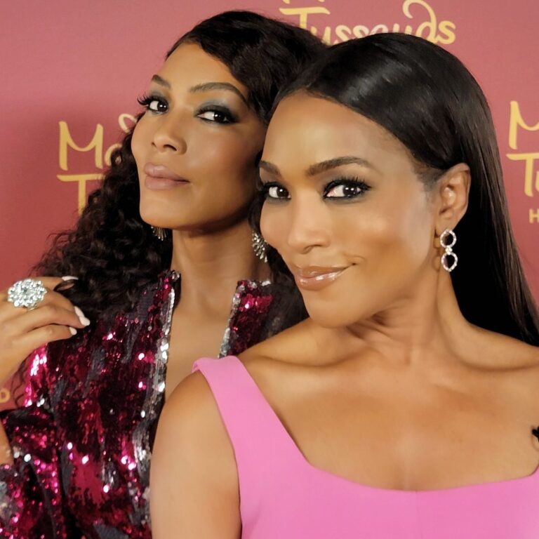 Angela Bassett Instagram - Seeing double 💖