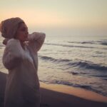 Sare Bayat Instagram - .

چونان،مشعل میدرخشید دریا،،،
لیک،من،،،
هیچگاه دیگر آن من،نبودم.