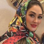 Elham Hamidi Instagram – .
لبخند را به یکدیگر هدیه دهیم
غم ها را با هم درمان کنیم
تا با هم طعم شادی
و خوشبختی را بچشیم 😇🌷
.
.
.
.
.
#elhamhamidi #الهام_حمیدی #لبخند #شادی #عشق #خوشبختی