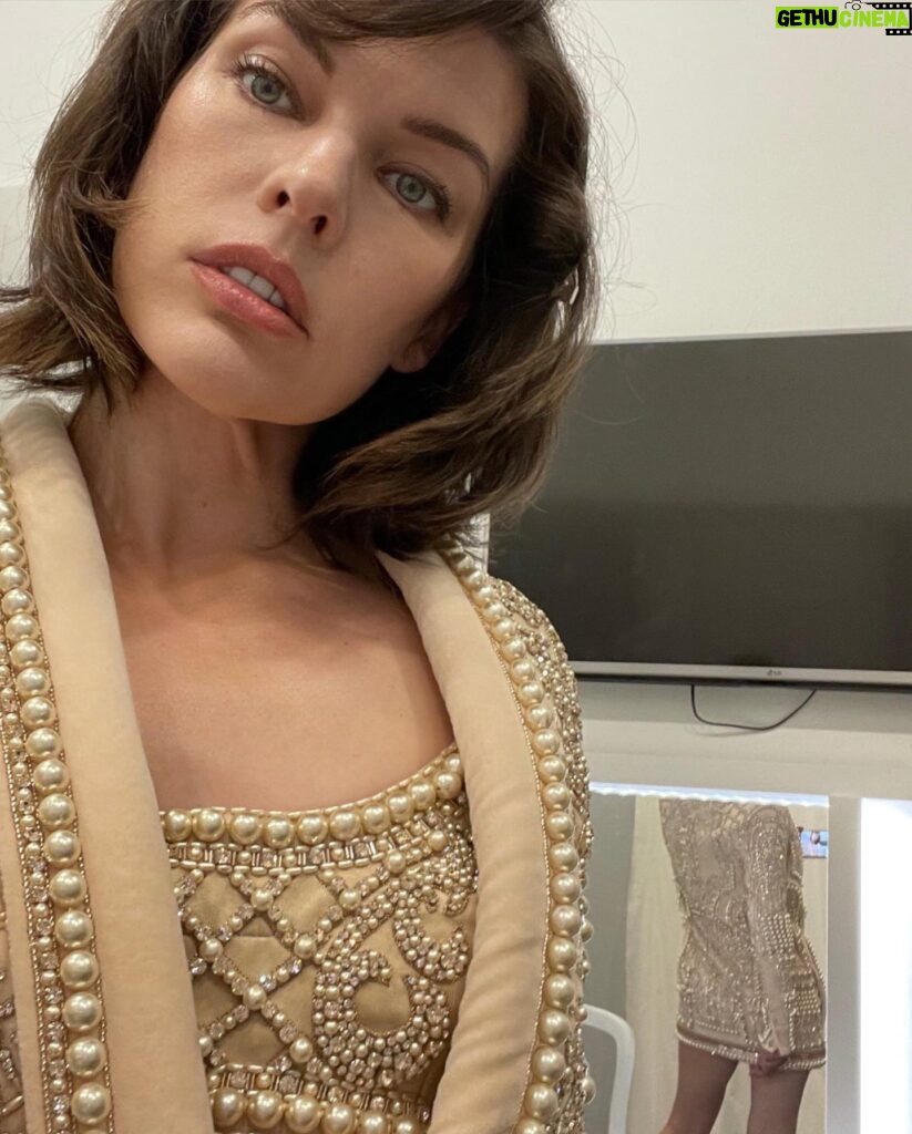 Milla Jovovich Instagram - From the fitting to the finished look to a great onstage pic by @lenaknappova! What a whirlwind adventure it was to walk in the @balmain show! Thank you again @olivier_rousteing and the entire team who put on such a spectacular event! #parisfashionweek #balmain