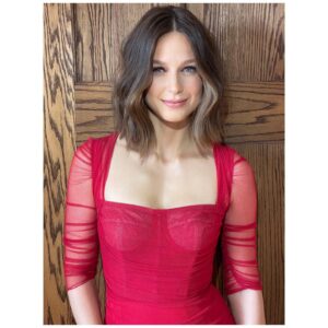 Melissa Benoist Instagram - got all dressed up (a rare occurrence) to laugh big laughs at @jimmykimmellive talking the end of @supergirlcw and beginnings for #havenssecret 🥰 oct 26th is the day to read the book! @abramskids