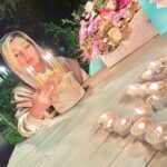 Sare Bayat Instagram - .
درود یاران مهربانم؛
بی نهایت سپاسگزار عنایت،مهر و الطافتون به مناسبت روز تولدم هستم.هدایای نفیس،گرانبها و ارزشمند شما تقدیم گشت به کوکان پروانه ای،به کمک هزینه درمان بیمار دیالیزی،به فردی که دچار معلولیت جسمی بود و توان پرداخت هزینه دارو نداشت،به موسسه خیریه بهشت امام رضا...
ما تونستیم بخش محدودی از این هزینه ها رو تامین کنیم،اما حمایتهای شما در چنین روزی،،،
چه قدر عظیم سربلندم کرد،چه قدر عظیم خوشحالم کرد،چه قدر عظیم خوشبختم،چه قدر عظیم برای داشتنتان به خود بالیدم.
دستتان را به مهر می فشارم و برایتان نور،عشق،سلامتی،برکت،خوشبختی آرزومندم.
قدردان و کوچک شما...
ساره بیات♥️