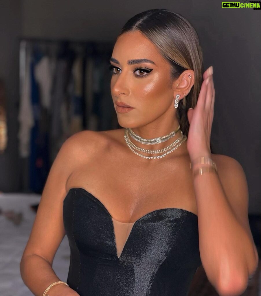 Amina Khalil Instagram - From the last night at GFF this year... ⭐️ @elgounafilmfestivalofficial Till next year darling ! (Tap pics for details of that nights look) special thanks to @onze_heures_onze for the diamond necklaces that everyone asked me about ! Love x