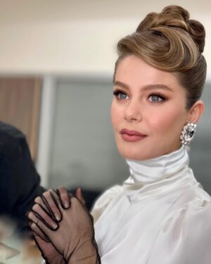 Burcu Biricik Instagram - backstage 🤘🎈