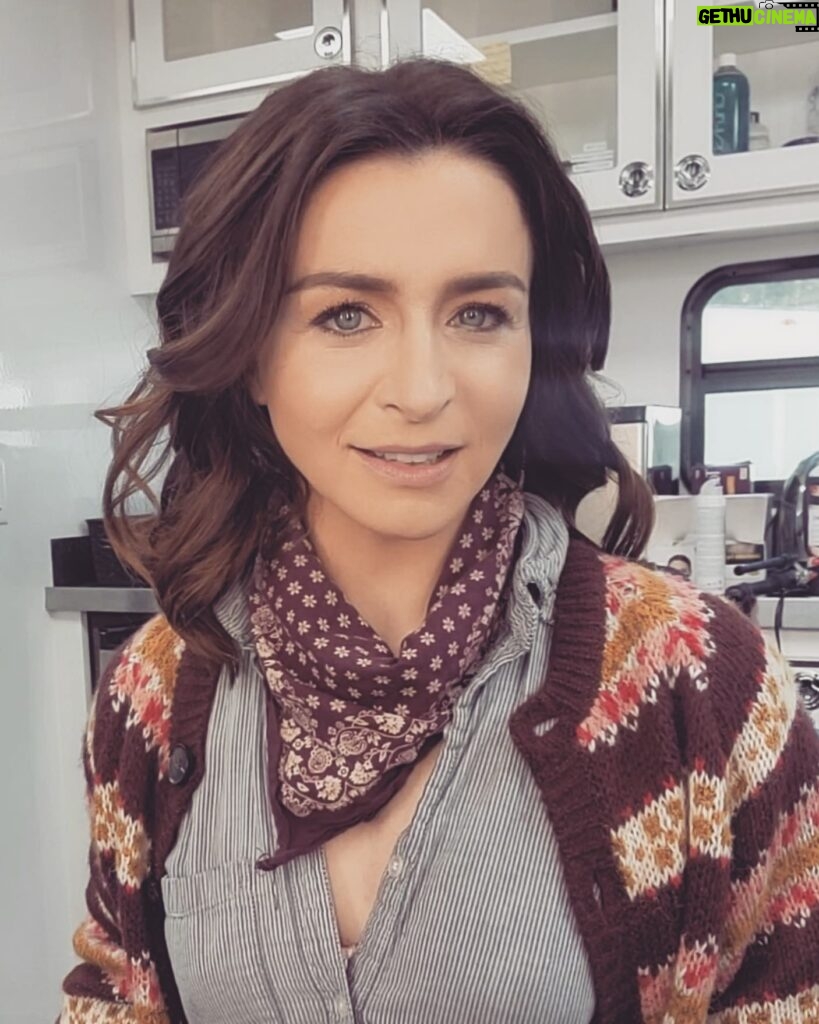 Caterina Scorsone Instagram - @taiyoungstyle and @cutmarc made me fancy for a shoot out at @save_your_soil with @howcarolinecarolines And I love all the people I people with. ❤️🌻