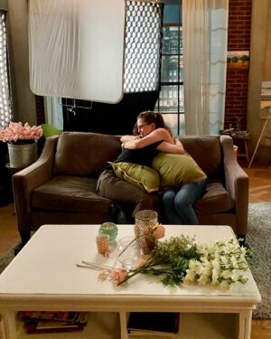 Melissa Benoist Instagram - happy finale-ing to all tonight, from the Danvers sisters’ couch to yours. ♥️

thank you to every incredible person who ever played a part, however big or small, in making this show tick. ♥️ we accomplished so much and I’m so proud of all of us.

thanks most of all to each and every one of you who saw us through and watched to the very end. hope you love how our story ends.

@supergirlcw