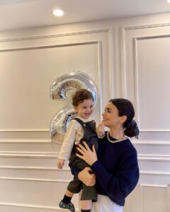 Özge Yağız Instagram - sen canımdan içerisin💛 #teyzoş
