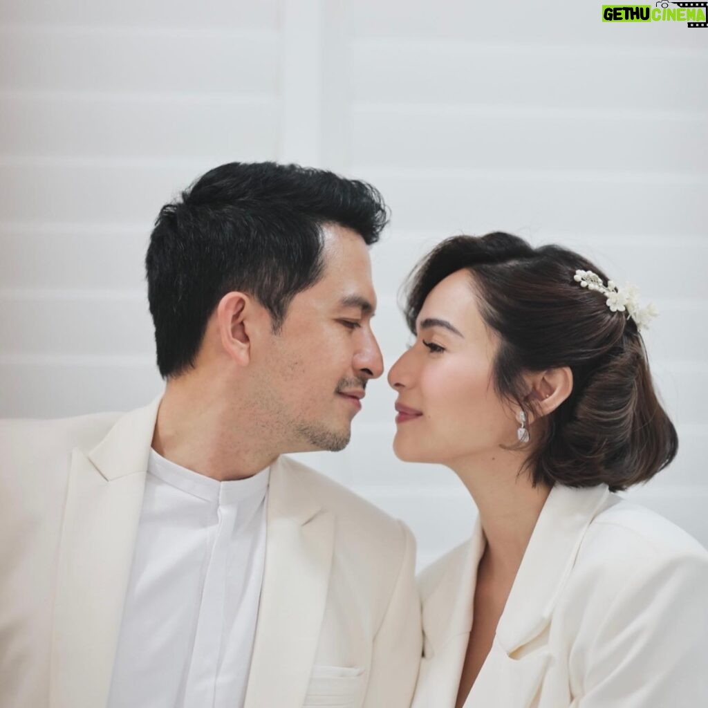 Jennylyn Mercado Instagram - 👰🏻‍♀💚🤵🏻
@patdy11 &  @nelwinuyphoto
#forevernahosijenatden