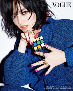 Nana Komatsu Instagram - @voguejapan @chanelofficial 
💅💍🎸🎧 🎶📸