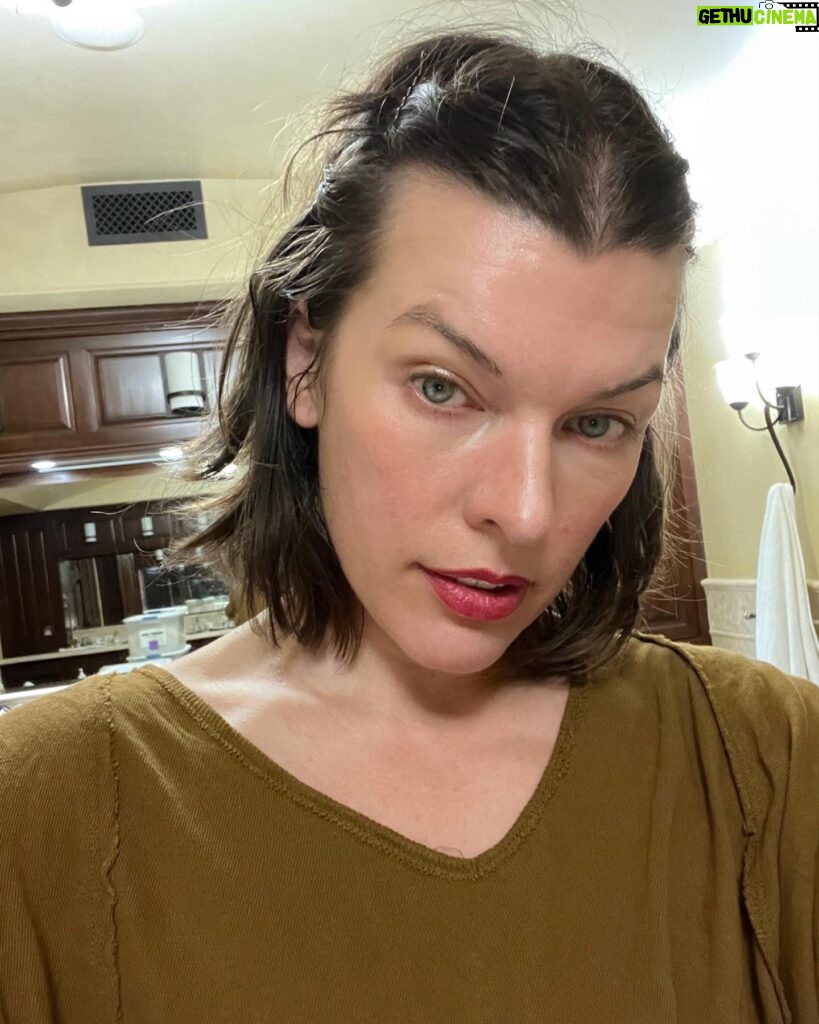 Milla Jovovich Instagram - A little peek into the last week😘 
Now these moments look ideal. And they truly are. And their are a few reasons for that. 1. I have lots of help. I have two INCREDIBLE nannies who have been with my family for years and who are some of my nearest and dearest friends. My father lives with us and is always there. I have amazing friends and family who are constantly around bringing joy to our lives. 2. I have a husband who loves to be home with us and shares all the tough parts of parenting with me. 3. I have a career that I love and that’s been incredibly successful which gives me the financial privilege of spending a lot of time with my family. 4. Because of said privileged life, I have had access to abortion, used it and chose the right time to have children, with the right man. I CHOSE to have children. Because I WANTED them so much. I wanted to be a mother. I wanted to spend time with my family. I could afford children. I was able to live my life to the fullest before having children. They are not a burden but a joy. Because of laws like SB8 in Texas, these choices are now gone for so many women. And the women affected most are the ones living below the poverty line. They don’t have the privilege to wait and have babies when they want them and can truly give them the time and attention they demand. They won’t have the privilege of finishing their schooling and figuring out what they want to do with their OWN LIVES first. It’s heartbreaking. I read so many stories of child abuse and it’s laws like SB8 that will make child abuse statistics soar in the coming decade and longer. It’s staggering to think that in this day and age, people in power can talk about the right to choose when it comes to vaccines, but will dare take the right to choose from women when it comes to child birth. It’s state enforced pregnancy. It’s brutal that something which should be such a blessing is now a curse on so many women who can’t afford to travel out of state for help. Here’s some  links, people and org’s to support:
@abortionfunds
@thepinkhousedefenders
@wholewomans
@sistersong-woc
@plannedparenthood
@sarahsophief 
@rallyandrise
#abortionisessential
#bansoffourbodies