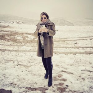 Sare Bayat Instagram - .
روز برفی جذابی داشته باشید❄️