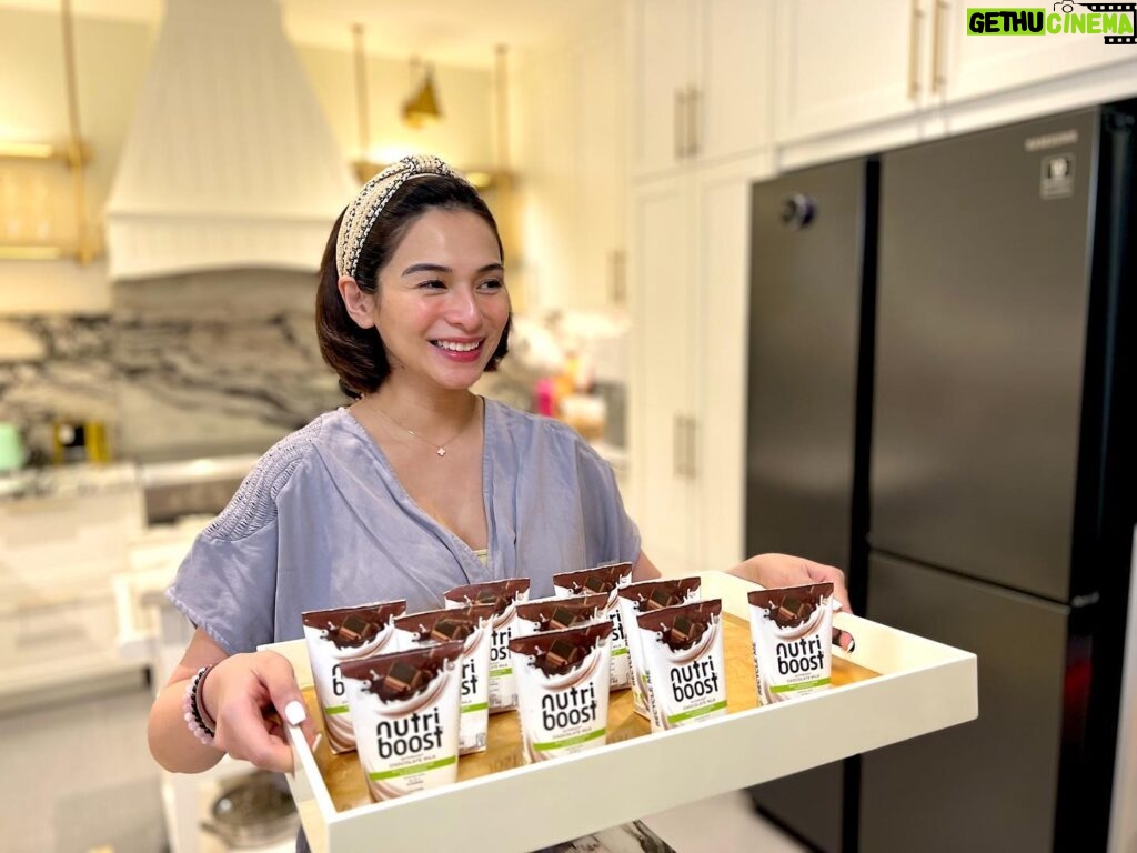 Jennylyn Mercado Instagram - Holiday season is almost over pero madami pa ring activities and preparations that keep everyone busy here in our humble home. The whole fam #GATAStayBoosted kaya I make sure I serve them Nutriboost everyday so that they can keep up with the hustle and stay productive. When paired with proper diet and exercise, it helps everyone lalo na si Jazz to stay boosted because it contains Vitamins, Zinc, and Calcium.

Kaya para boosted ang buong family Holidays, buy Nutriboost now! Available in all supermarkets and grocery stores nationwide, or order online at https://www.cokebeverages.ph/18-dairy