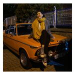 Şevval Sam Instagram - Bu da benim gençliğimmmm🧡⭐️🍊🍊🍊🍊 #mandalina ✨✨✨✨#bmw2002