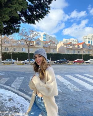 Gökçe Akyıldız Instagram - Mahallecilik😛