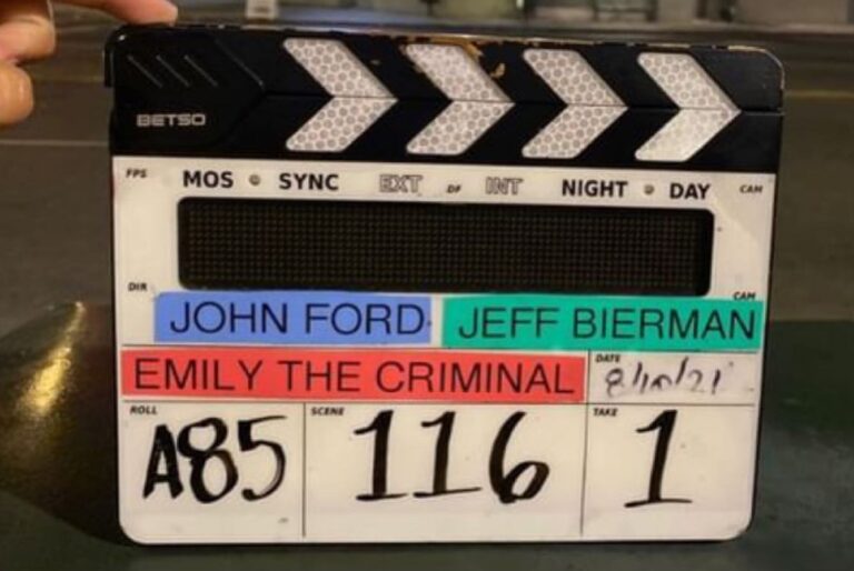 Aubrey Plaza Instagram - another day, another lo-fi solo computer photo shoot attempt for #EmilytheCriminal What a world! I love independent films! @sundanceorg @emilythecriminal