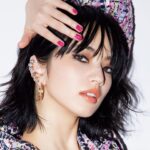 Nana Komatsu Instagram - @voguejapan @chanelofficial 
💅💍🎸🎧 🎶📸