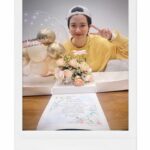 Song Ji-hyo Instagram - 올해도 어김없이 
데뷔 21주년 축하를 함께한 
팬 여러분들!!!! 
감사감사합니다 

늘 여러분의 응원과 사랑에 
좋은 모습으로 보답하는 제가 되겠습니다…
건강 조심하셔야 합니다..

어제도.오늘도.내일도 
여러분 사랑합니다
올해도 화이팅입니다아