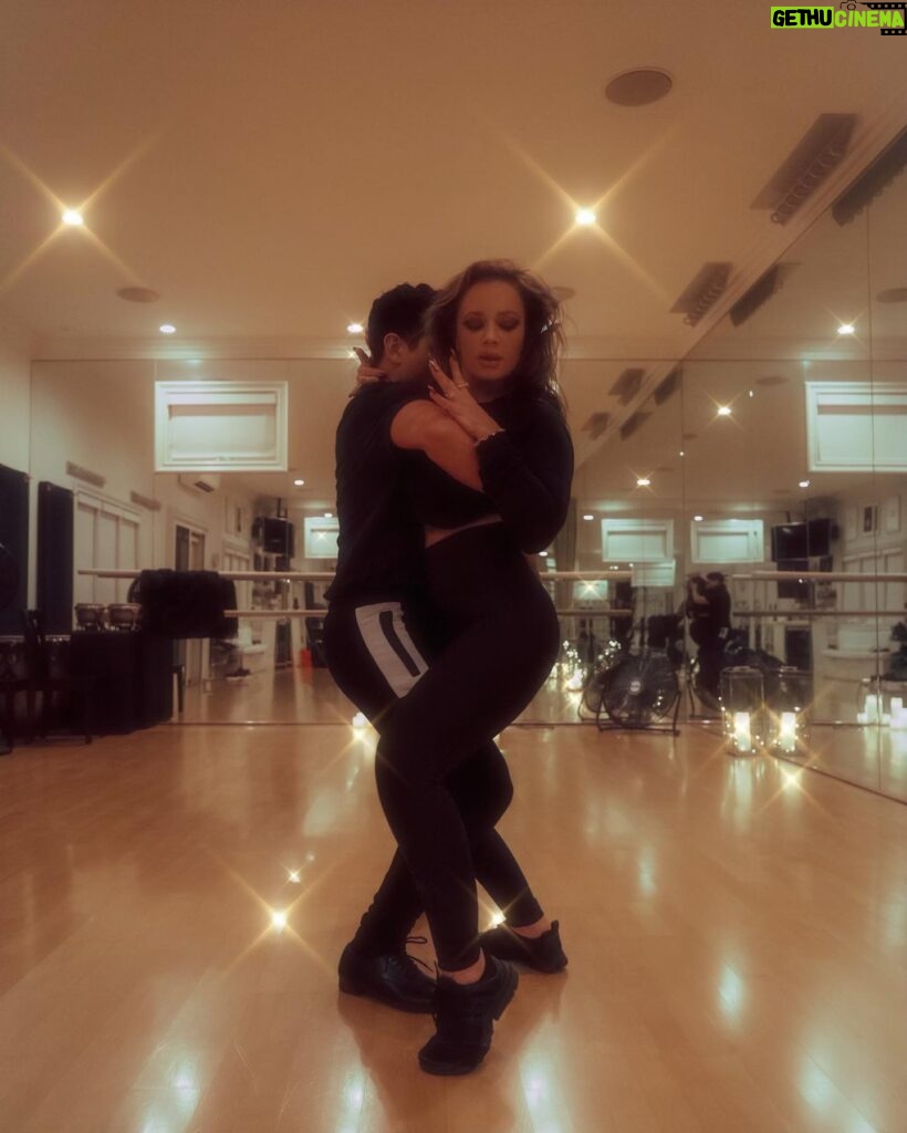 Leah Remini Instagram - Ballroom dancing with my friend @jonplaterodude. At 51, I’m doing the things that make me happiest. Dancing has brought so many wonderful friends into my life and in addition, dancing also improves my mood. When you dance, certain chemicals are released into your brain that can help with depression and anxiety. Thank you to cousin @imthejam for these photos!