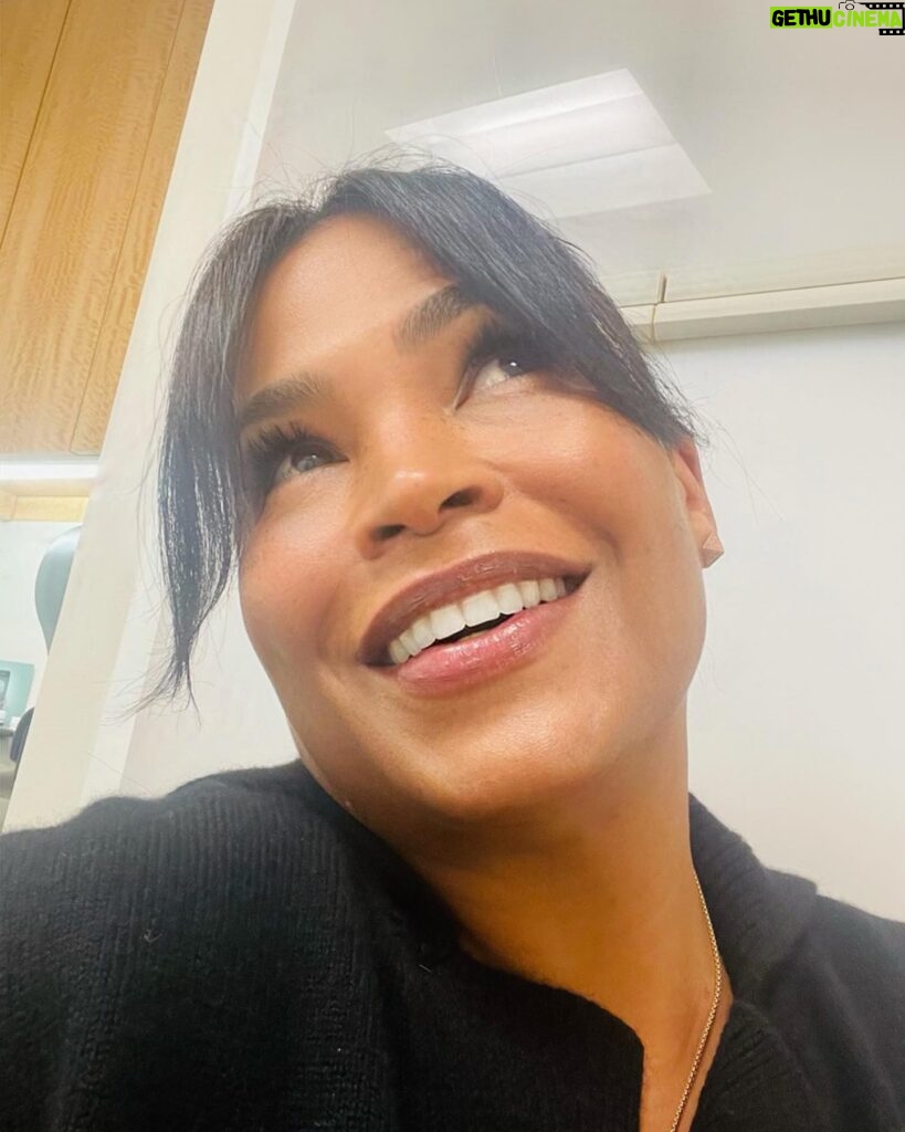 Nia Long Instagram - Happy Wednesday babies 😘