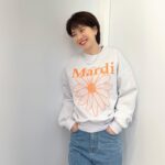 Song Ji-hyo Instagram - 🙂😀😝