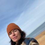 Lena Headey Instagram - Here’s a real face, a really tired and confused one. I love this planet. I wish that bad men soaked in evil would stop fucking it up. I wish that people mattered more than shallow victory. 
People of Ukraine you are extraordinary. People of Russia who oppose the lunacy, you’re my hero’s . 
LINK IN BIO TO DONATE. Also Below, a few good folk, who are doing all they can to help ALL people, who through no fault of their own find themselves stranded and in need of love and kindness. 
@chooselove @rescueorg @teamhumanity 
One day, maybe we will learn. That guns are shit. That money is only great when it’s used for good. 
Why can’t we just figure this shit out, it’s not fucking rocket science. 
#istandwithukraine 💙 💛 ✊🏼#lovenotwar✌🏻