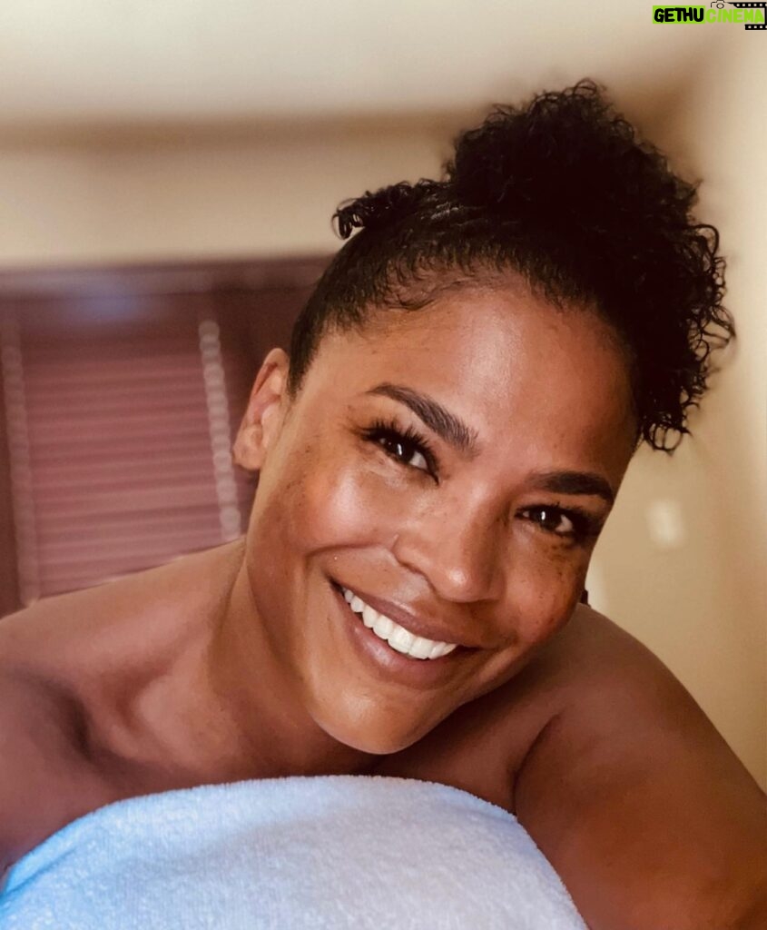 Nia Long Instagram - Self care is the best care! I’m incredibly grateful for this timeout. Life has been challenging for all of us. Thank you @fspuntamita for pampering me this weekend. It’s been a magical and healing experience. Just what a girl needed before heading back to work. #FSPuntaMita 😘❤️🇲🇽🥰