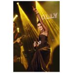 Şevval Sam Instagram - Biz size doyamadık. 🌈 @kartalistmarina.jollyjoker gecesi unutulmaz konserler arasına girdi..🎶⚡️💖Çok yakında yeniden buluşacağız!! Bu coşkuyu 22 Nisan’da, bu defa @private.jollyjoker ‘da tekrar yaşamak için takipte kalın…!!!😉 💃🏻 🕺🏻⚡️⚡️⚡️⚡️⚡️⚡️⚡️
Fotoğraflar @canipek 
Elbise @tarikedizofficial 
Styling @816styling 
@sburcucam @mina.tanay