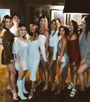 Sheryl Rubio Instagram - No podemos haber elegido un mejor lugar que para nuestro rehearsal dinner 💕  que lugar tan hermoso, que bonita atención y que buenos tacos! Que bellas todas mis bridesmaids y que noche la de anoche!!! @brocanterraza @brocantebotanico