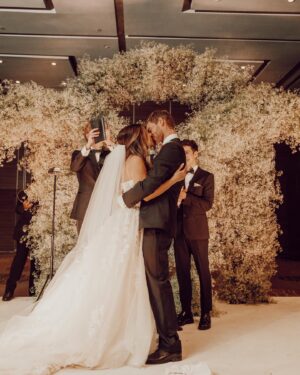 Sheryl Rubio Instagram - La segunda vez de muchas veces más que te diría que SIIII! Que SIIII me quiero casar contigo 🤍  nuestra boda la hicimos en el @intercontinentalmx y no pudimos haber elegido un lugar mejor, ya después les contaremos en nuestro vlog de boda todo lo que hicimos y fue como toda la experiencia pero sin duda alguna, esta siempre será una de la mejores noches de nuestras vidas!