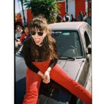 Claudia Salas Instagram - EXT. NOD. PARKING - DIA .

(Toni).

@larutaserie llega este año a @atresplayer para “celebrar” el “todo”.

Gracias al factor humano que da alma a este proyecto (Ruteros y Ruteras, sabéis quienes sois).

Reitero que es un privilegio formar parte de esto y sin duda, uno de los mayores regalos que me ha dado la profesión es haber caído en estos brazos.

Gracias @laia_lluch por mirarnos tan bonito 📸

Pd: “y partió de la nada…”

♥️

@kuranda_agencia 
@caballofilms 
@atresmediacom